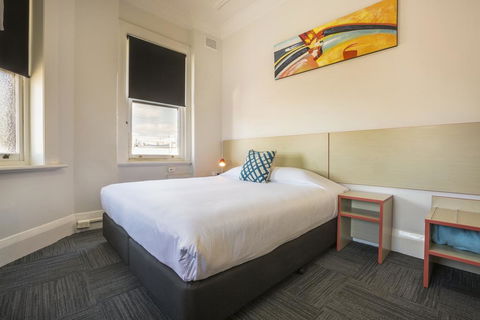 Melton Hotel Auburn - VIC Tourism 0