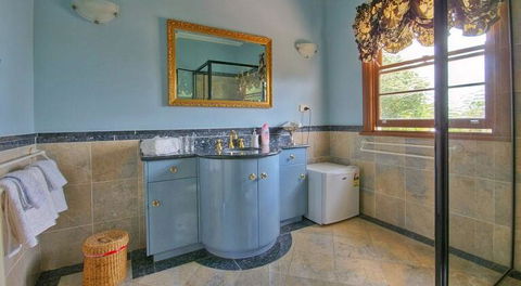 Melville House Bed And Breakfast - VIC Tourism 3