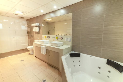 Mercure Orange - VIC Tourism 1