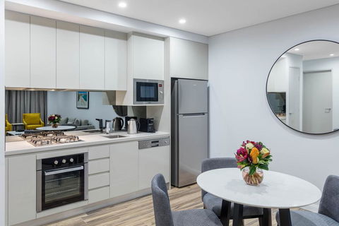 Meriton Suites Bondi Junction - VIC Tourism 1