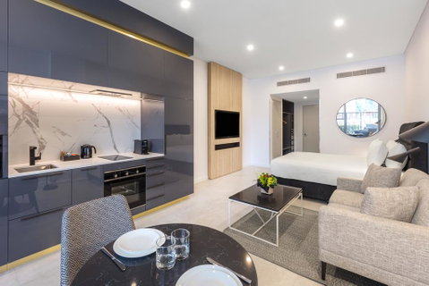 Meriton Suites Broadbeach - VIC Tourism 2