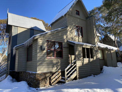 Merrigang Chalet, Dinner Plain - VIC Tourism 0