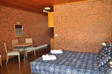 Merrijig Motor Inn - VIC Tourism 1