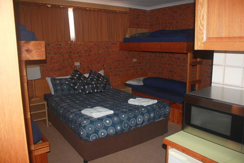 Merrijig Motor Inn - VIC Tourism 3