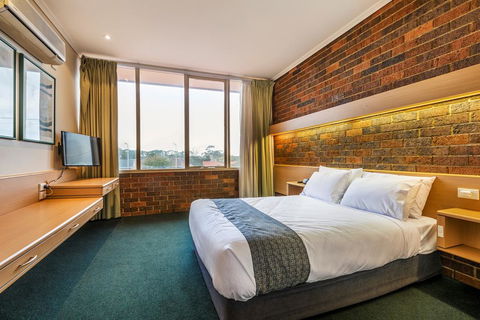 Millers Inn - VIC Tourism 2