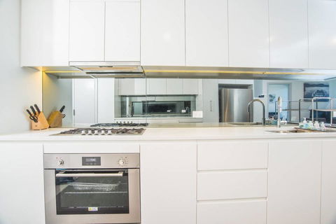 Minimalism Modern Apartment, Waterview, Parking, IGA - VIC Tourism 3