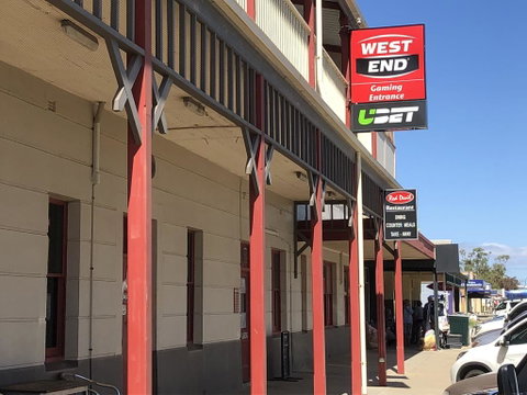 Minlaton Hotel - VIC Tourism 2