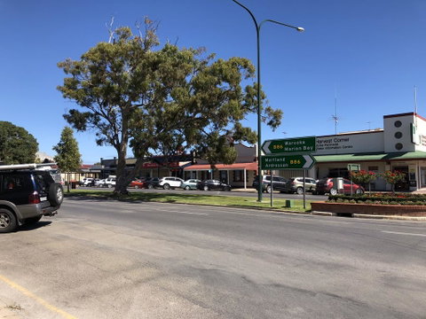 Minlaton Hotel - VIC Tourism 3