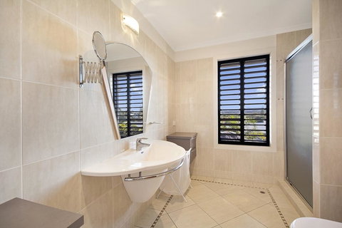 Minutes Walk To Peregian Beach And Surf! - Unit 1/28 Pelican Street - VIC Tourism 3