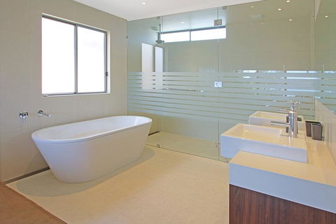 Mitchell 220 - BANNISTERS BEACH HOUSE - VIC Tourism 3