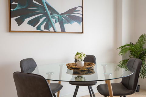Modern 2 Bedroom Apartment In The Heart Of Burwood - VIC Tourism 2