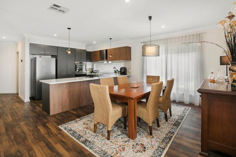 Modern Seaside Getaway Mornington - VIC Tourism 0
