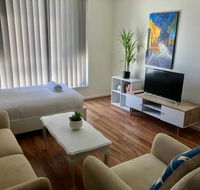 Modern Unit Near To Surfers Paradise - VIC Tourism