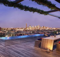 Modern carefree living style APT in ToowongView - VIC Tourism