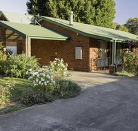 Monty's on Lumley Drive - VIC Tourism