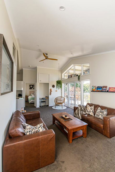 Mortimers Wines - The Canopy Loft - VIC Tourism 3