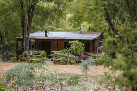 Mudstone Spa Retreat - VIC Tourism 3
