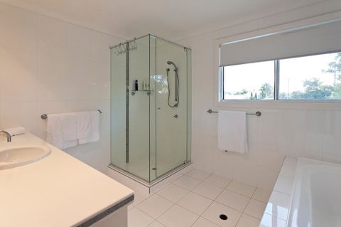 Mulloka Villa. Sunshine Coast Minyama - VIC Tourism 3