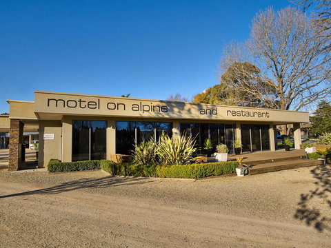 Myrtleford Motel On Alpine - VIC Tourism 3