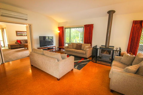 Mystic Mountain Lodge - VIC Tourism 2