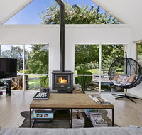 Nafplio Luxury hideaway with open fireplace on 3 acre vineyard water views close to wineries