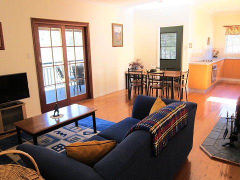 Neds Cabin - VIC Tourism 3