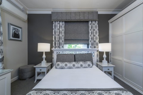 Grand Mercure Basildene Manor - VIC Tourism 24