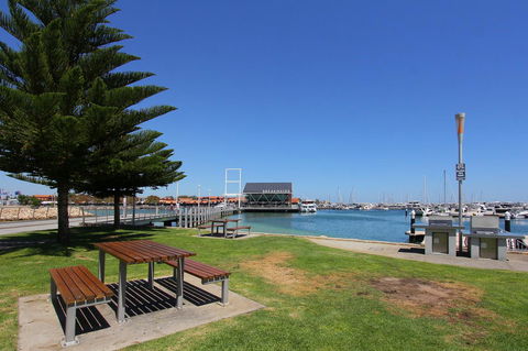Hillarys Marina Apartment - VIC Tourism 41