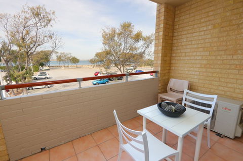 Hillarys Marina Apartment - VIC Tourism 11