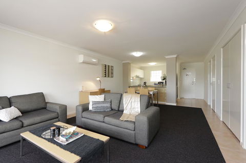Hillarys Marina Apartment - VIC Tourism 3