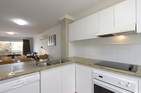 Hillarys Marina Apartment - VIC Tourism 13