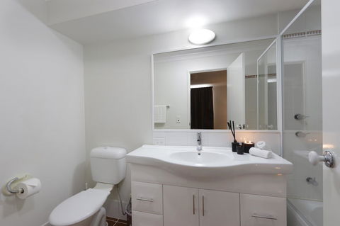 Hillarys Marina Apartment - VIC Tourism 29