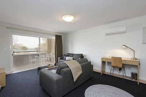 Hillarys Marina Apartment - VIC Tourism 6