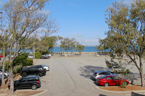Hillarys Marina Apartment - VIC Tourism 0