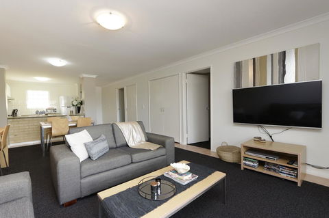 Hillarys Marina Apartment - VIC Tourism 4