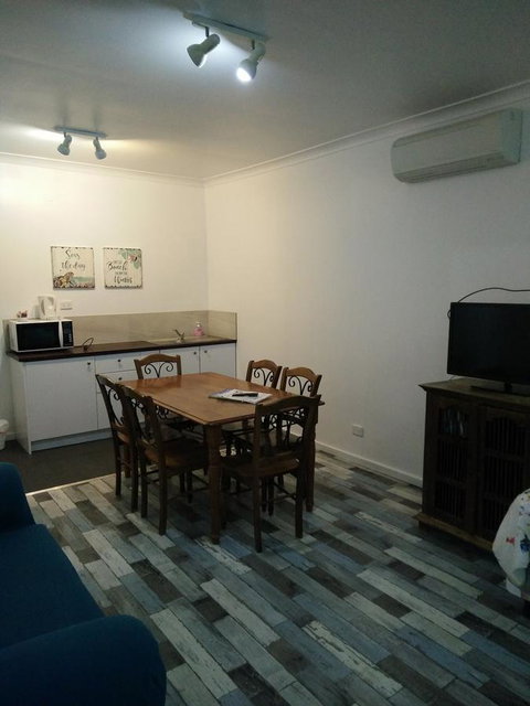 Busselton Ithaca Motel - VIC Tourism 23