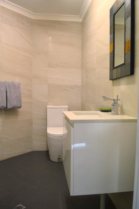 Busselton Ithaca Motel - VIC Tourism 16