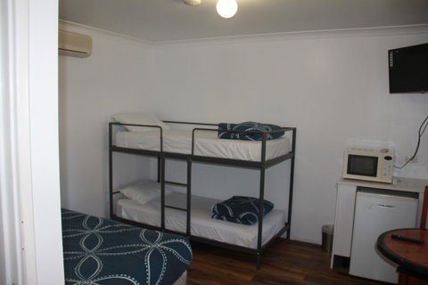 Busselton Ithaca Motel - VIC Tourism 44