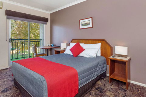 Quality Hotel Bayswater - VIC Tourism 6