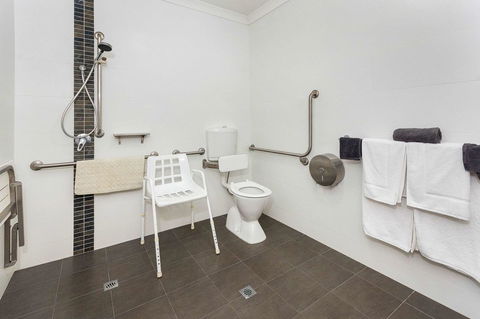 Quality Hotel Bayswater - VIC Tourism 8