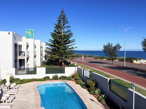 Quality Resort Sorrento Beach - VIC Tourism 0