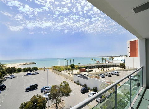 Nautica Residences Mandurah - VIC Tourism 3