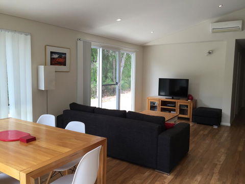 Cape Villas Dunsborough Unit 2 - VIC Tourism 1