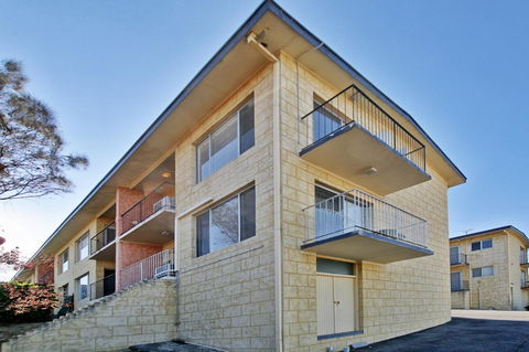 Summer Breeze - Holiday Or Business Apartment - VIC Tourism 0