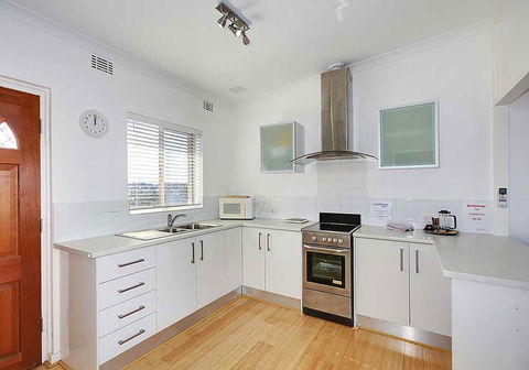 Summer Breeze - Holiday Or Business Apartment - VIC Tourism 6
