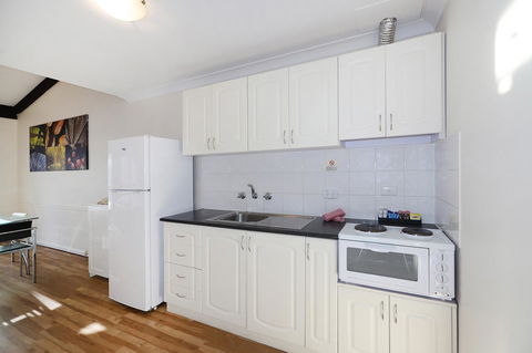 Seashore Memories - Sleeps 3 - VIC Tourism 8