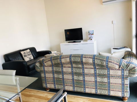 Seashore Memories - Sleeps 3 - VIC Tourism 4