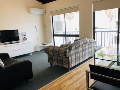 Seashore Memories - Sleeps 3 - VIC Tourism 3