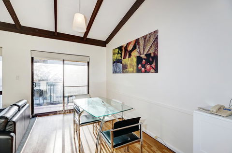 Seashore Memories - Sleeps 3 - VIC Tourism 9