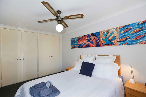 Beachfront @ Scarbs - VIC Tourism 7
